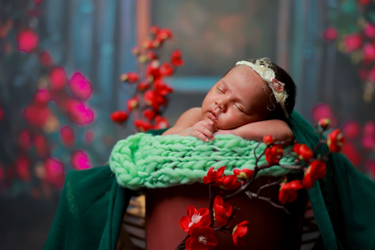 Newborn photographer in Tuty
